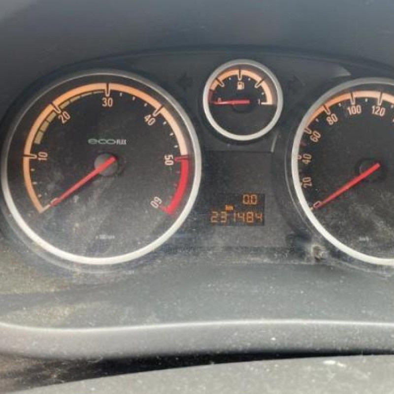 Porte fusible OPEL CORSA D Photo n°18