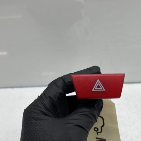 Bouton de warning PEUGEOT 107 Photo n°1