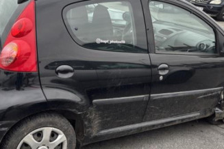 Bouton de warning PEUGEOT 107