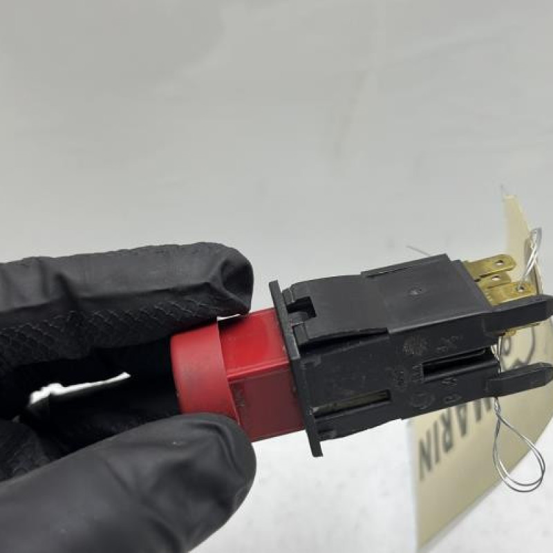 Bouton de warning PEUGEOT 306 Photo n°4