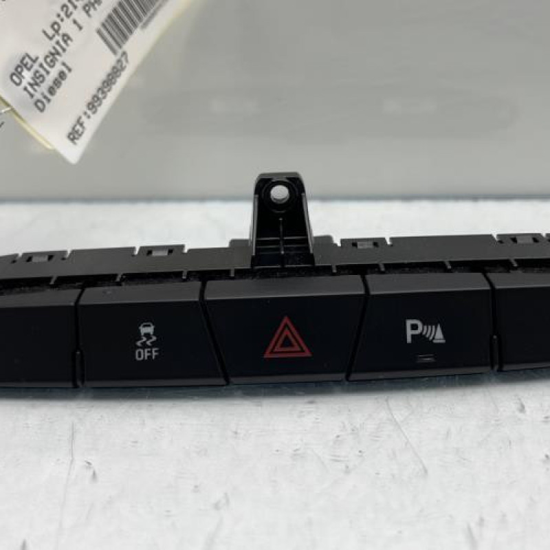 Bouton de warning OPEL INSIGNIA 1 Photo n°1