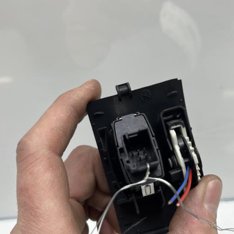 Bouton de warning BMW X3 F25 Photo n°3