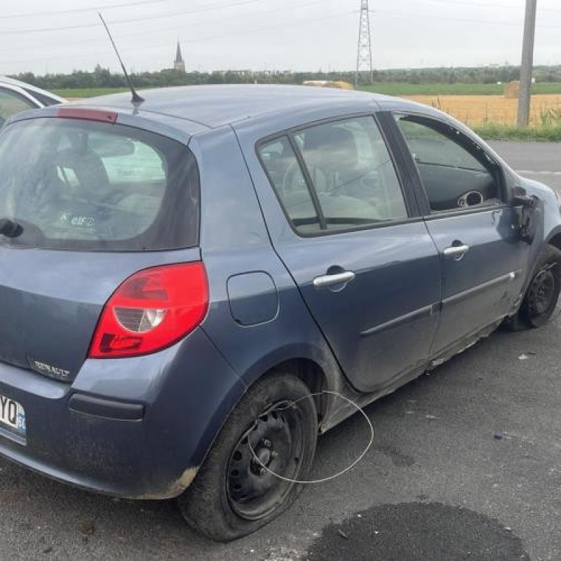 Boitier UCH RENAULT CLIO 3 Photo n°7