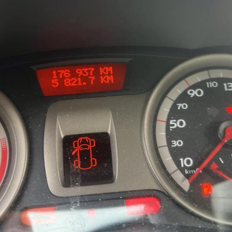 Boitier UCH RENAULT CLIO 3 Photo n°18