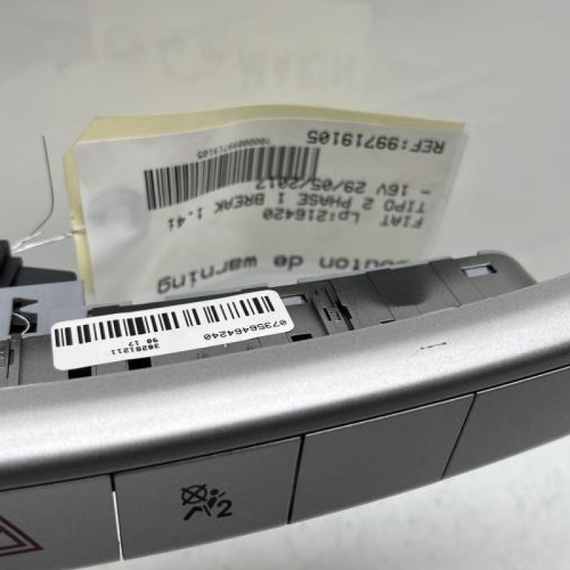 Bouton de warning FIAT TIPO 2 Photo n°2