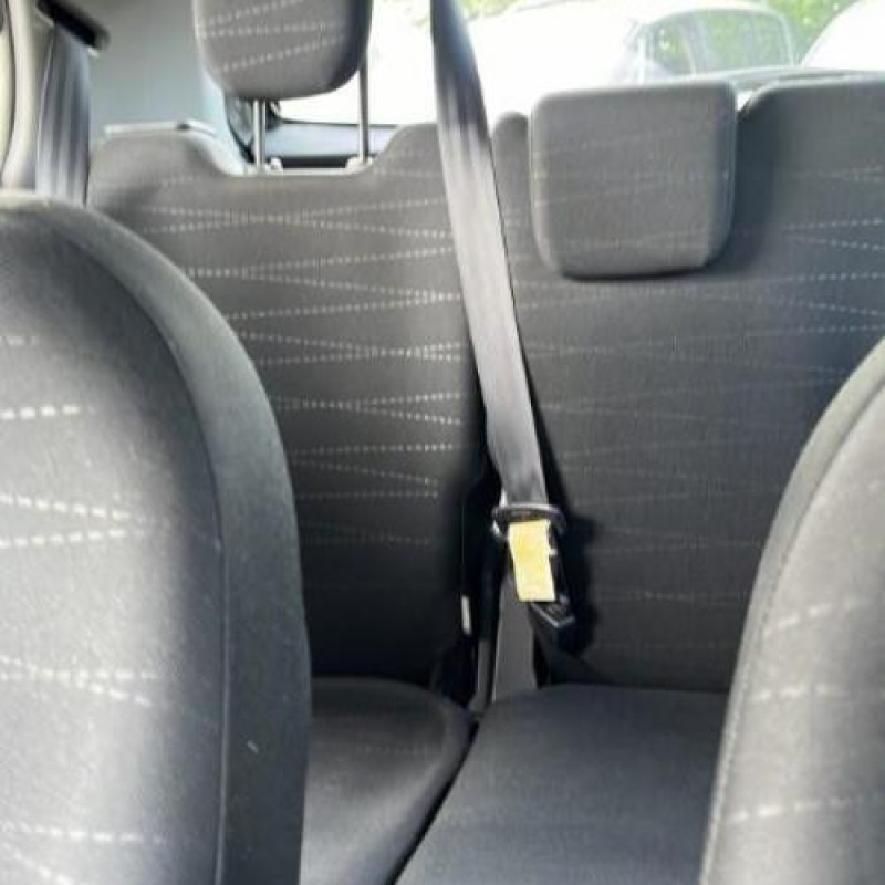 Malle/Hayon arriere TOYOTA YARIS 2 Photo n°17