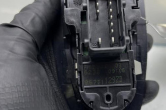 Interrupteur de leve vitre avant gauche PEUGEOT 208 1