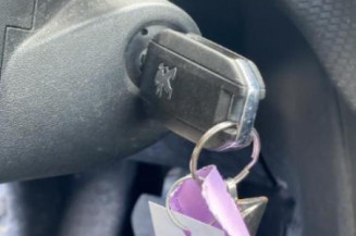 Interrupteur de leve vitre avant gauche PEUGEOT 208 1