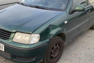 Retroviseur gauche VOLKSWAGEN POLO 3