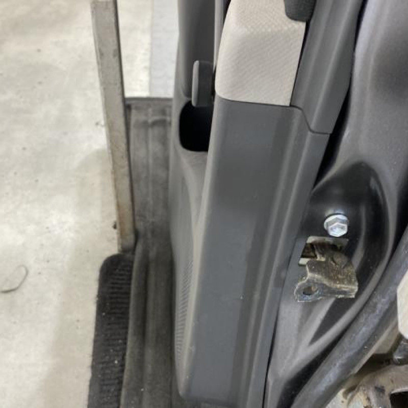 Porte arriere gauche TOYOTA YARIS 2 Photo n°7
