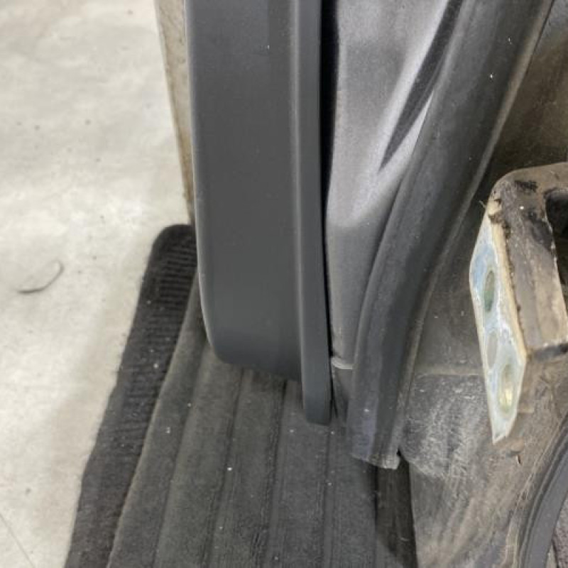 Porte arriere gauche TOYOTA YARIS 2 Photo n°8