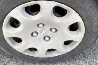 Pretensionneur de ceinture avant gauche PEUGEOT 207