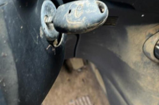 Aile avant droit FORD FIESTA 6