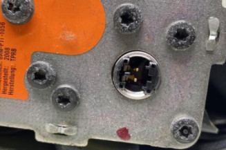 Pretensionneur de ceinture avant droit TOYOTA YARIS 2