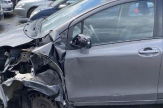 Pretensionneur de ceinture avant gauche TOYOTA YARIS 2