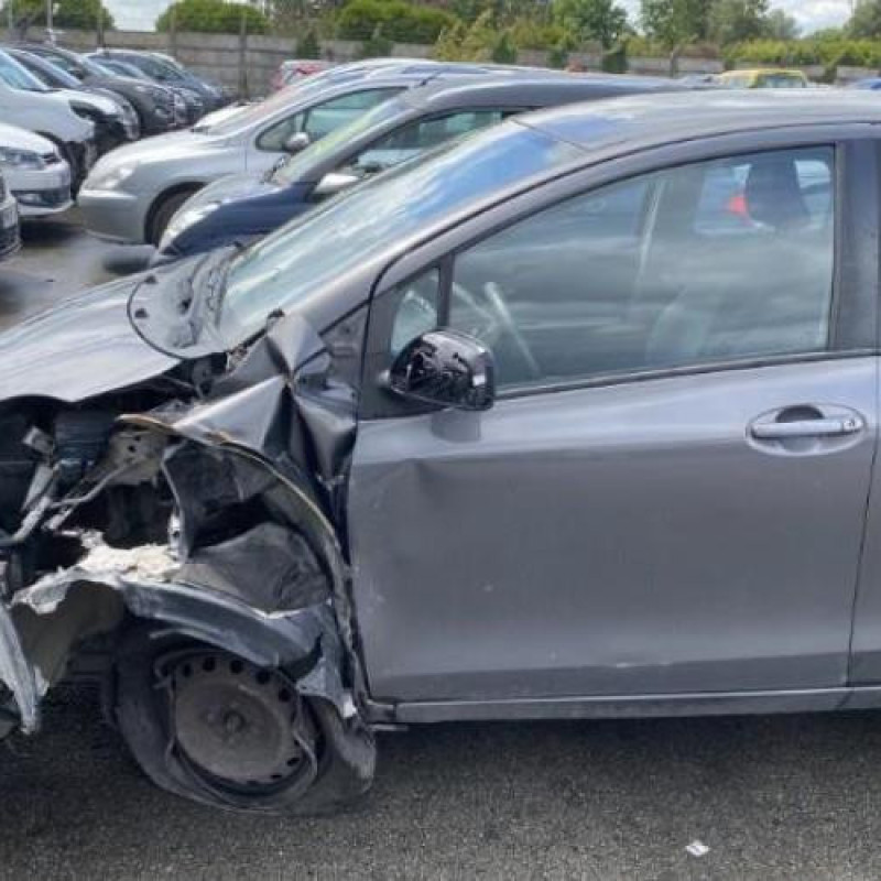 Pretensionneur de ceinture avant gauche TOYOTA YARIS 2 Photo n°16