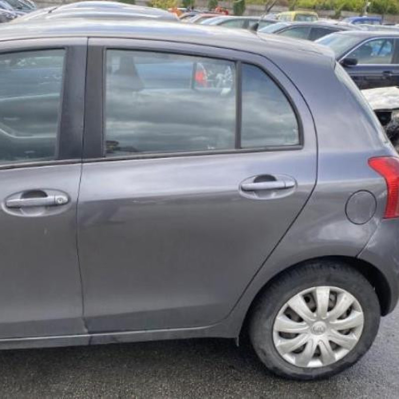 Pretensionneur de ceinture avant gauche TOYOTA YARIS 2 Photo n°17
