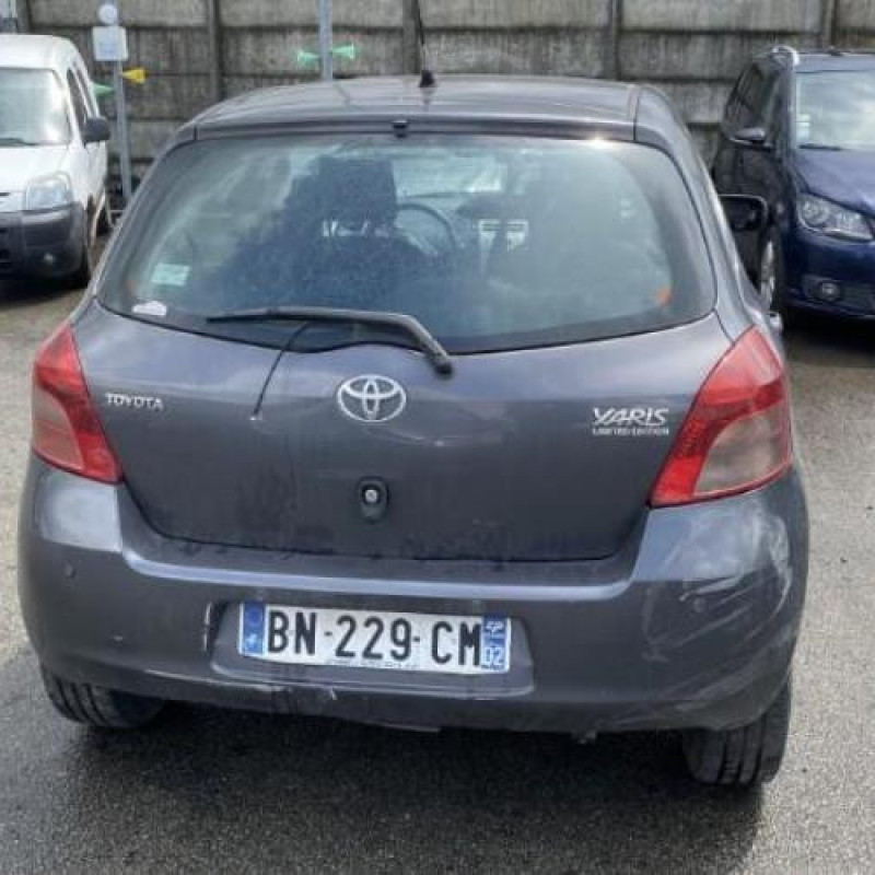 Pretensionneur de ceinture avant gauche TOYOTA YARIS 2 Photo n°18