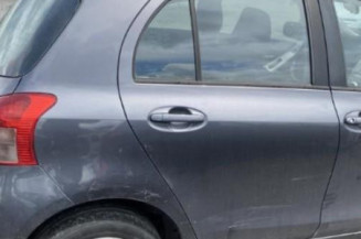 Pretensionneur de ceinture avant gauche TOYOTA YARIS 2