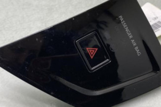 Bouton de warning VOLKSWAGEN POLO 6 Photo n°1