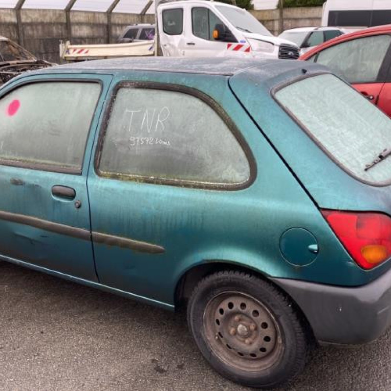 Pare choc avant FORD FIESTA 4 Photo n°13