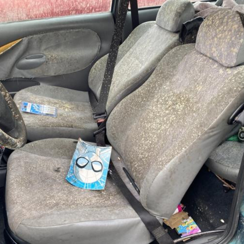 Pare choc avant FORD FIESTA 4 Photo n°17
