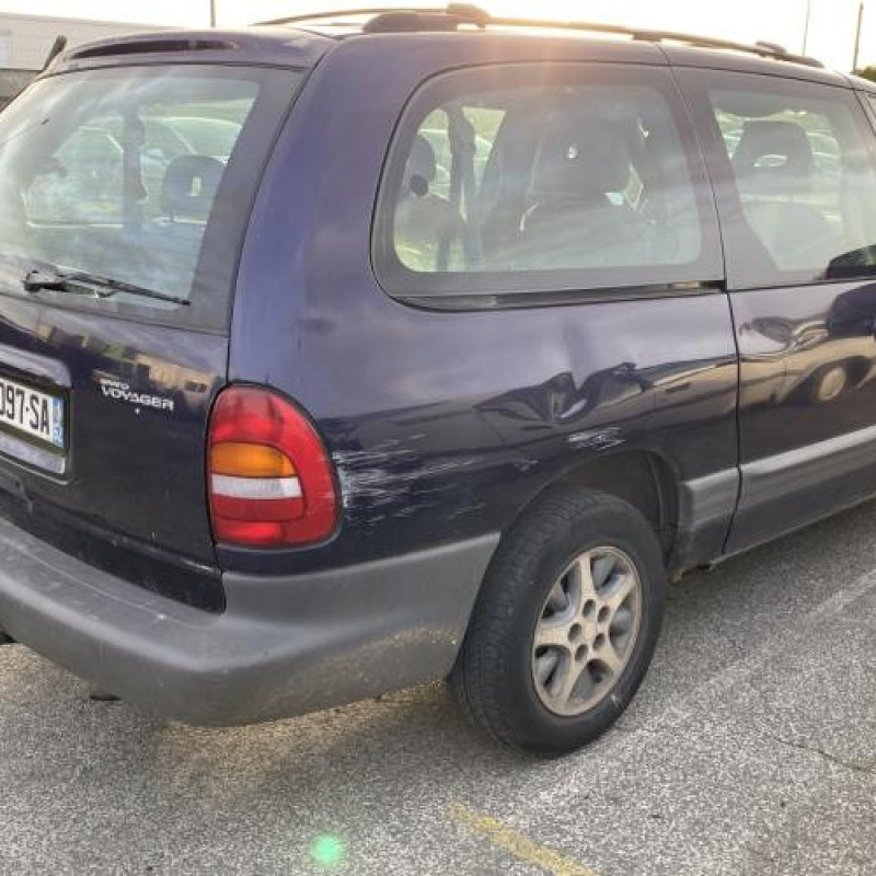 Pare choc avant CHRYSLER GRAND VOYAGER 3 Photo n°9