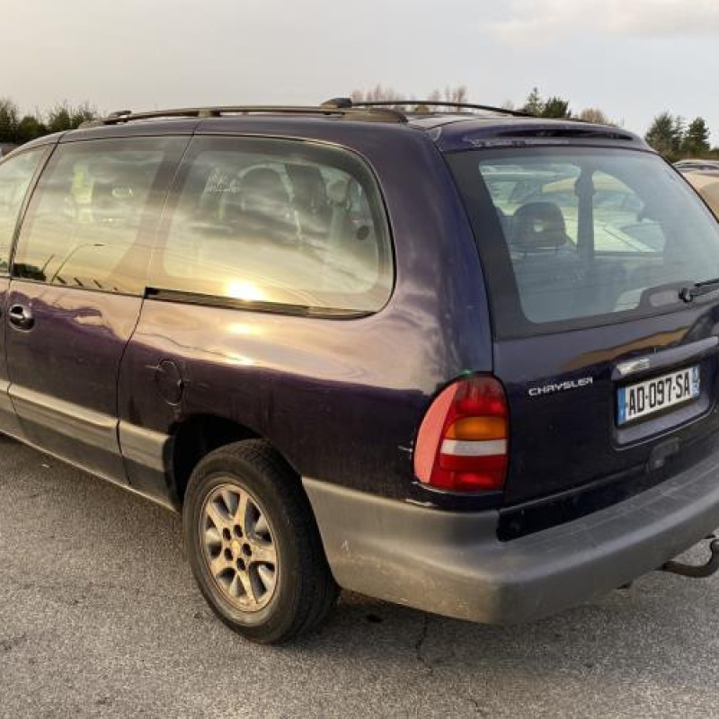 Pare choc avant CHRYSLER GRAND VOYAGER 3 Photo n°10