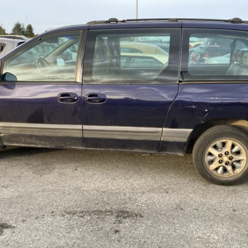 Pare choc avant CHRYSLER GRAND VOYAGER 3 Photo n°12
