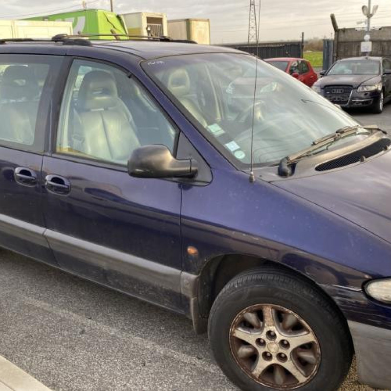 Pare choc avant CHRYSLER GRAND VOYAGER 3 Photo n°13