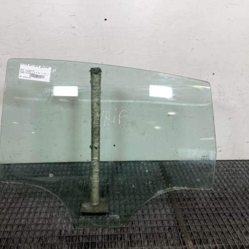 Vitre arriere gauche SEAT LEON 2 Photo n°1
