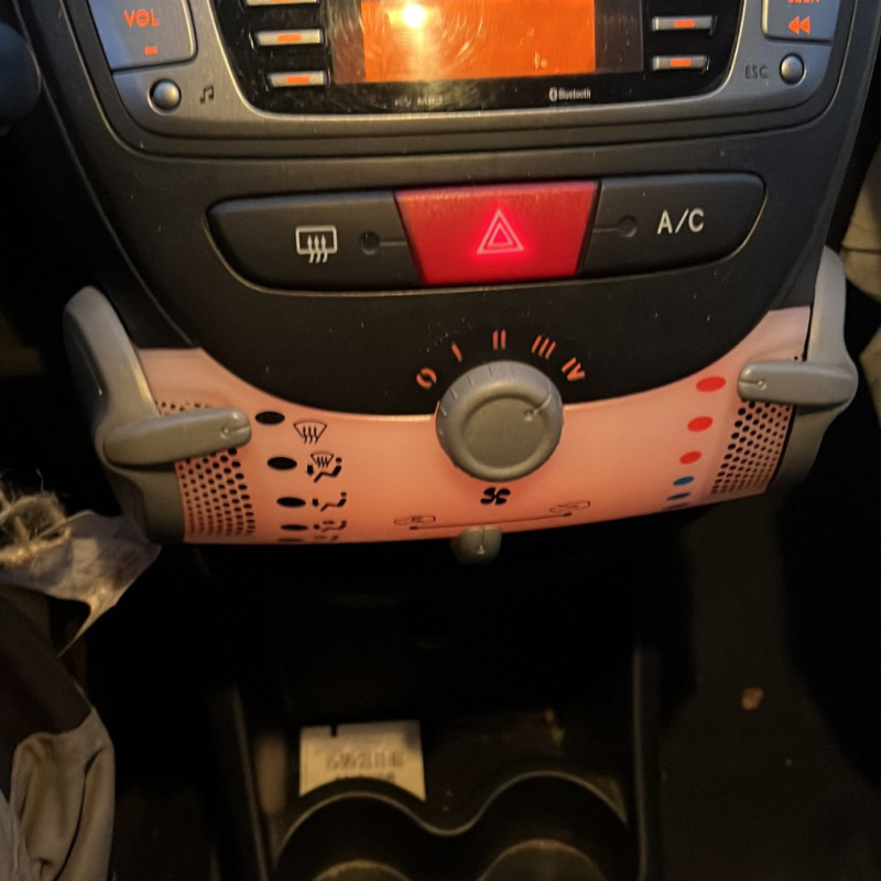 PEUGEOT 107 PHASE 3 1.0i - 12V Photo n°8
