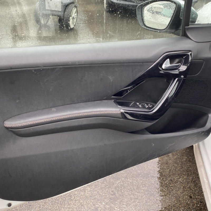 PEUGEOT 208 1 PHASE 1 1.4 HDI - 8V TURBO Photo n°21