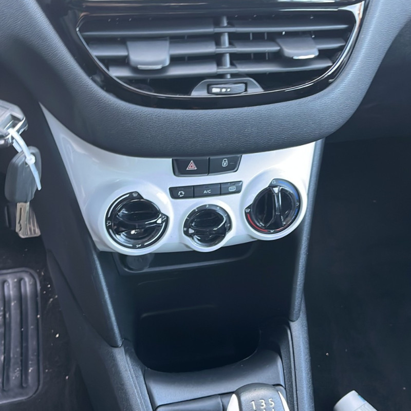PEUGEOT 208 1 PHASE 2 1.0 VTI - 12V Photo n°8
