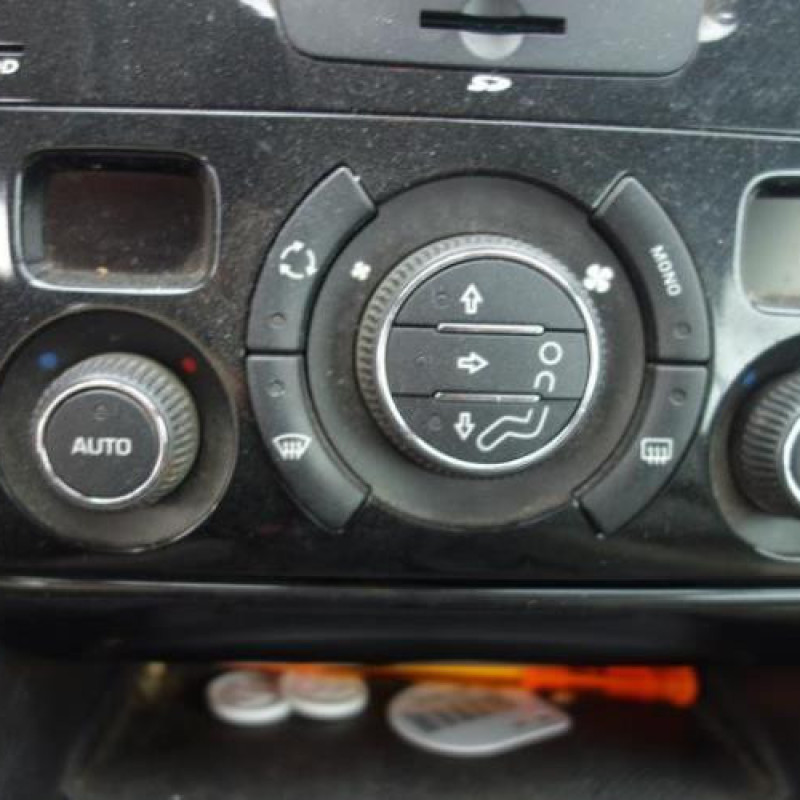 Ecran GPS PEUGEOT 308 1 Photo n°10