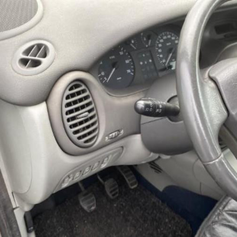 Moteur RENAULT SCENIC 1 Photo n°17