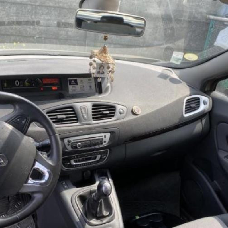 Feu arriere secondaire gauche (feux) RENAULT SCENIC 3 Photo n°17