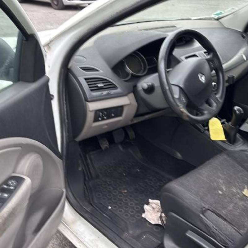 Feu arriere secondaire gauche (feux) RENAULT MEGANE 3 Photo n°12