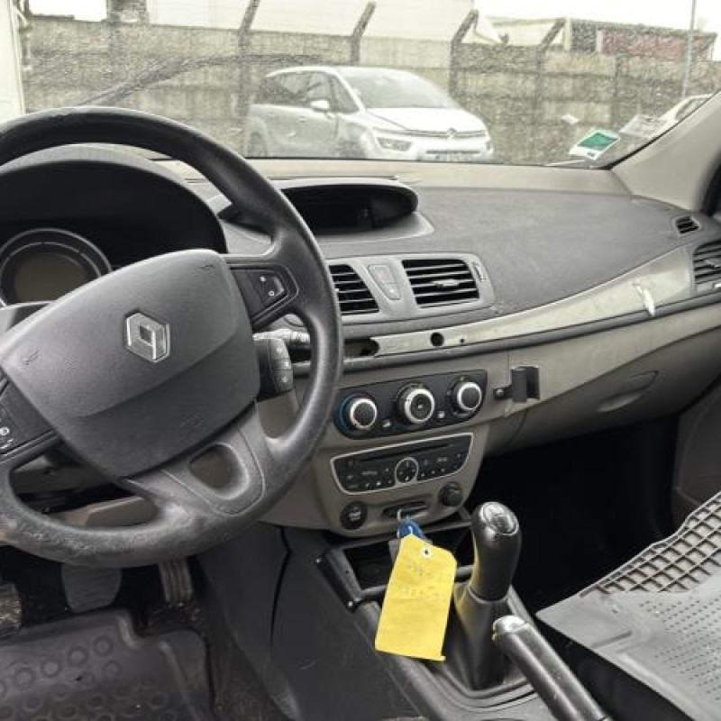 Feu arriere secondaire gauche (feux) RENAULT MEGANE 3 Photo n°15