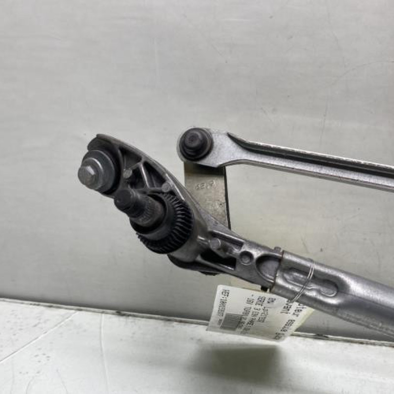 Moteur essuie glace avant BMW SERIE 3 E90 Photo n°2
