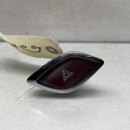 Bouton de warning CITROEN DS3 Photo n°1