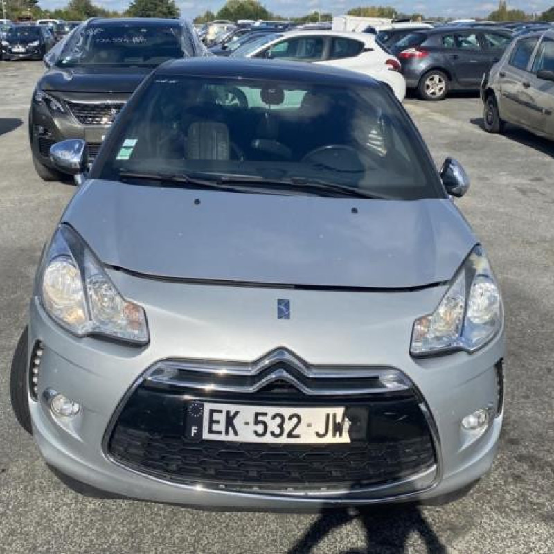 Bouton de warning CITROEN DS3 Photo n°11