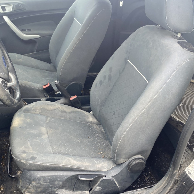 FORD FIESTA 6 PHASE 1 1.25i - 16V Photo n°22