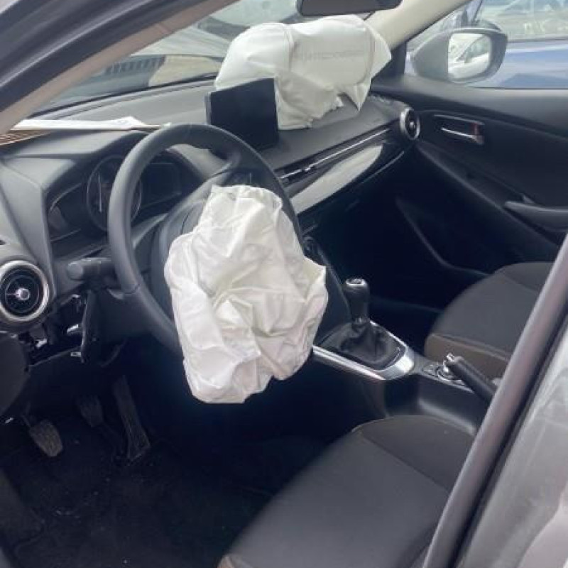 MAZDA 2 3 PHASE 2 1.5i - 16V Photo n°7