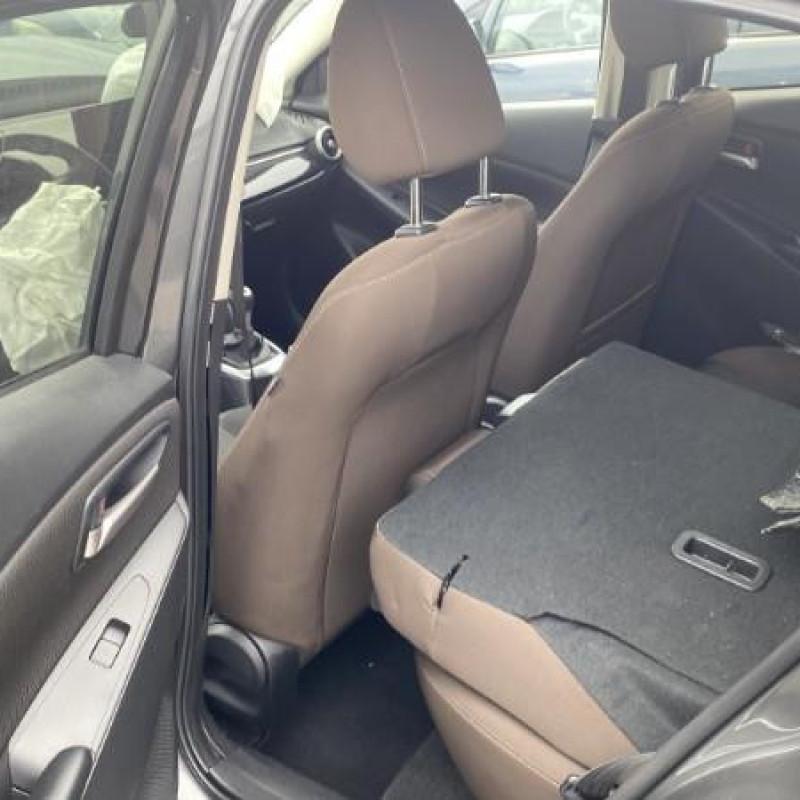 MAZDA 2 3 PHASE 2 1.5i - 16V Photo n°14