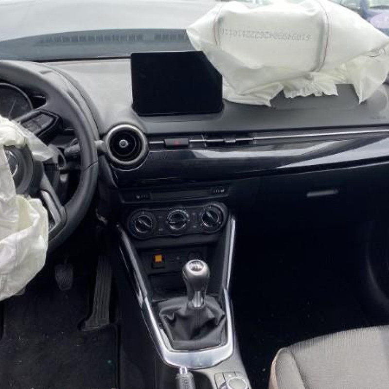 MAZDA 2 3 PHASE 2 1.5i - 16V Photo n°16