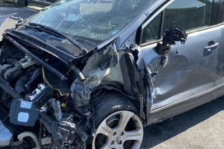 Arret de porte avant droit PEUGEOT 3008 1