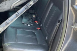 Arret de porte avant droit PEUGEOT 3008 1