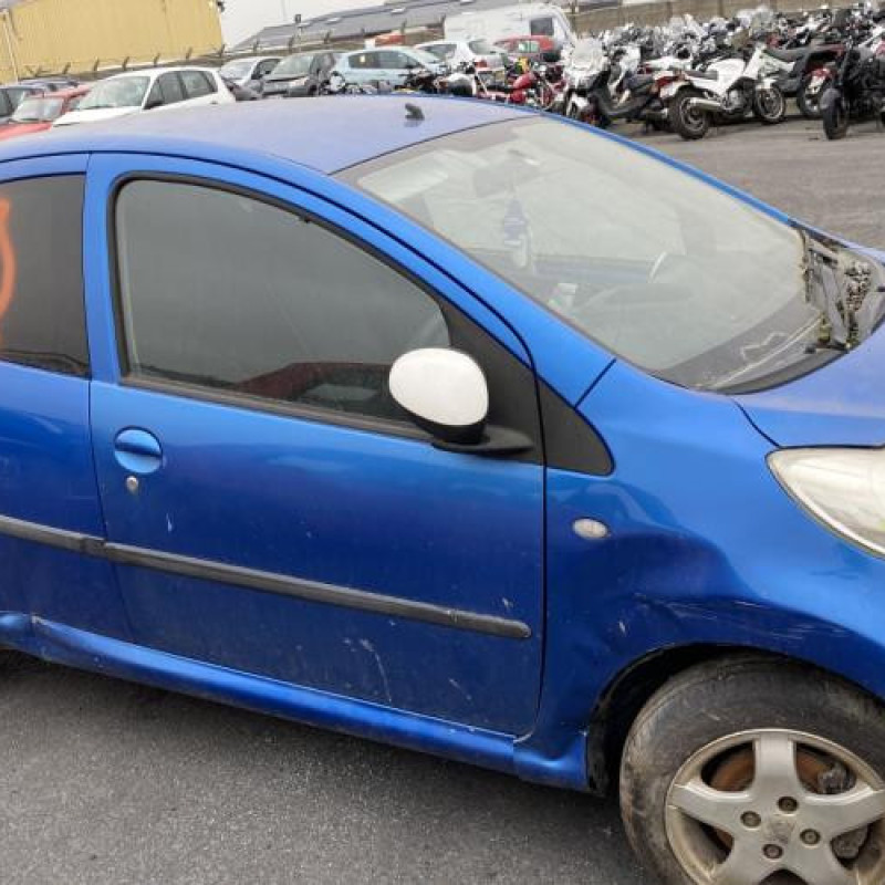Porte avant droit PEUGEOT 107 Photo n°15