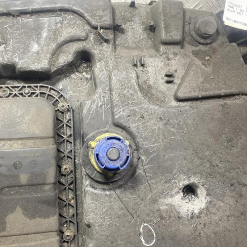 Reservoir AdBlue PEUGEOT 508 1 SW Photo n°5